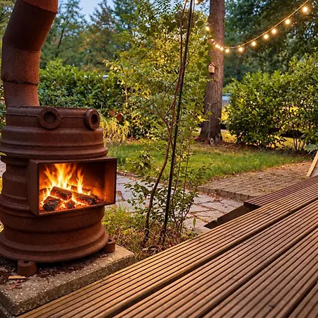 The Sunbird - With Bathtub, Sauna And Fireplace Diessen