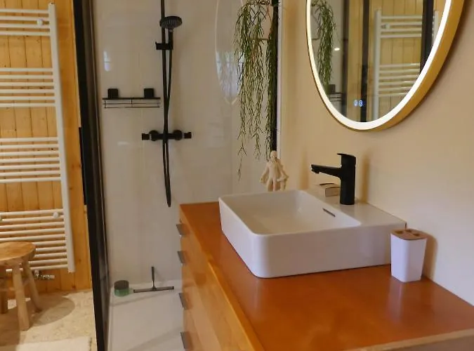 The Sunbird - With Luxurious Bathroom * Diessen