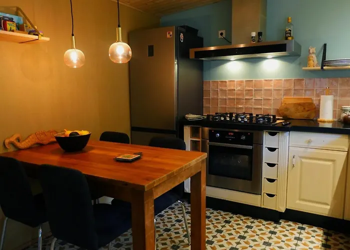 The Sunbird - With Luxurious Bathroom & Sauna Chalet Diessen