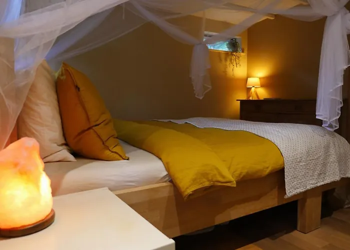 The Sunbird - With Luxurious Bathroom & Sauna *