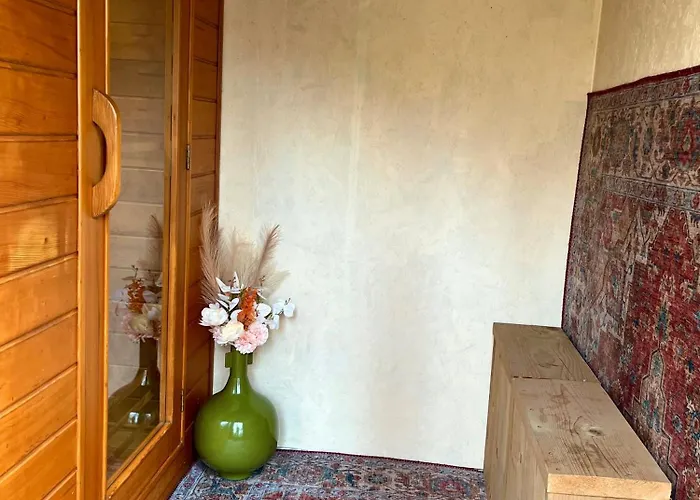 The Sunbird - With Luxurious Bathroom & Sauna Chalet