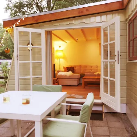 The Sunbird - With Luxurious Bathroom * Diessen