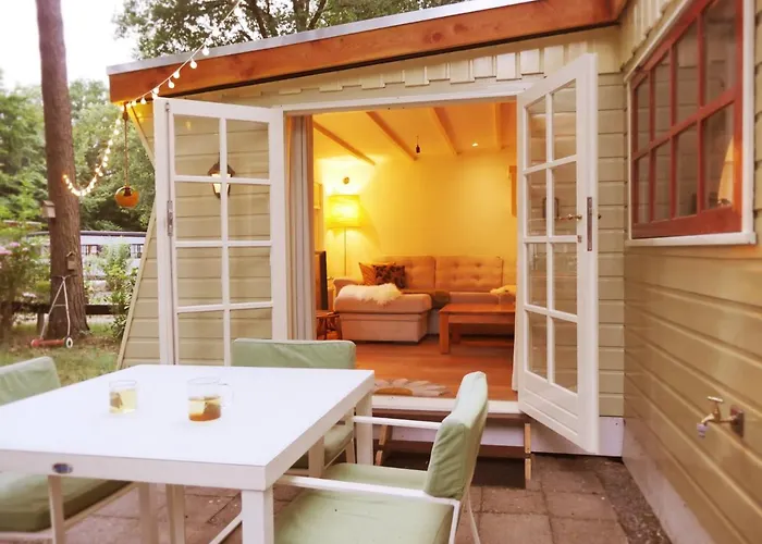 The Sunbird - With Luxurious Bathroom * Diessen