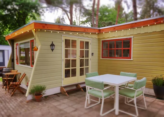 The Sunbird - With Luxurious Bathroom Diessen